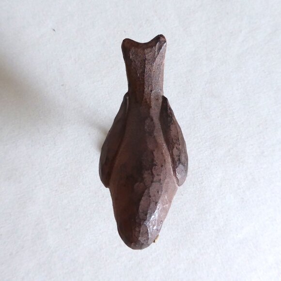 NEW 2.5” CREATIVE CO-OP BROWN RESIN BIRD SPARROW HOLDING GOLD WISH TAG - Picture 7 of 8